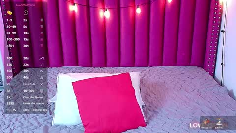 Snapshot of playfuljust_18 chatting on 12.22.24 SAMARA online show from 12.22.24