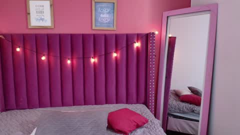 Snapshot of playfuljust_18 chatting on 01.13.25 SAMARA online show from 01.13.25