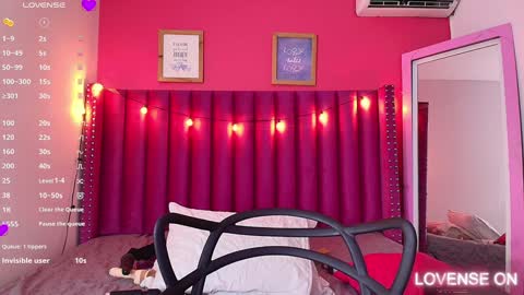 Snapshot of playfuljust_18 chatting on 01.14.25 SAMARA online show from 01.14.25