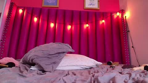 Snapshot of playfuljust_18 chatting on 01.21.25 SAMARA online show from 01.21.25