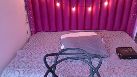 Snapshot of playfuljust_18 chatting on 01.28.25 SAMARA online show from 01.28.25