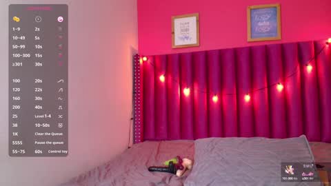 Snapshot of playfuljust_18 chatting on 02.01.25 SAMARA online show from 02.01.25