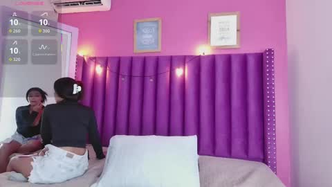 Snapshot of playfuljust_18 chatting on 10.18.25 SAMARA online show from 10.18.25