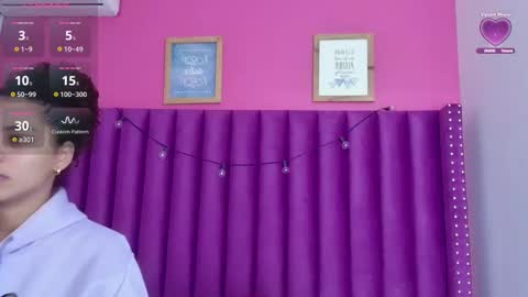 Snapshot of playfuljust_18 chatting on 11.20.25 SAMARA online show from 11.20.25