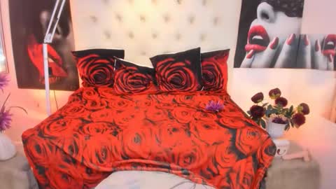 Snapshot of playfullmaniac chatting on 09.15.25 jen online show from 09.15.25