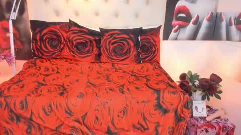 Snapshot of playfullmaniac chatting on 09.18.25 jen online show from 09.18.25