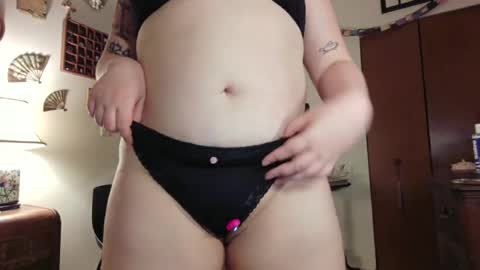 Snapshot of playfulxxcutie chatting on 06.21.26 playfulxxcutie online show from 06.21.26