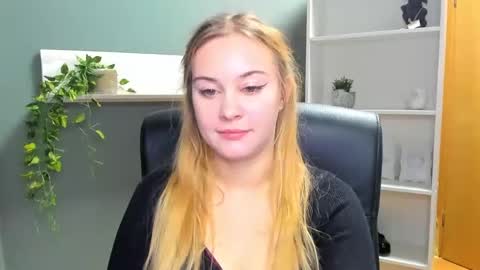 Valeria online show from 01.19.25