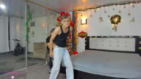   online show from 12.04.25