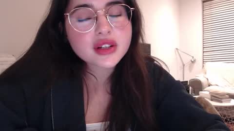 Snapshot of playnofuckinggames chatting on 01.10.25 Mary online show from 01.10.25