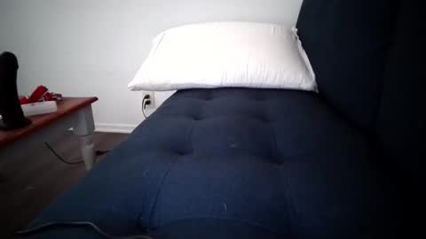 Julie online show from 02.05.25