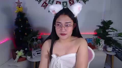 Ploysai online show from 12.19.24