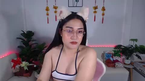 Ploysai online show from 02.04.25