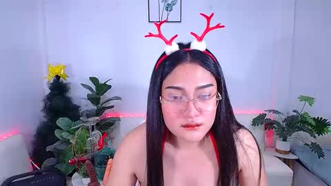 Snapshot of ploysaithailand chatting on 11.20.25 Ploysai online show from 11.20.25