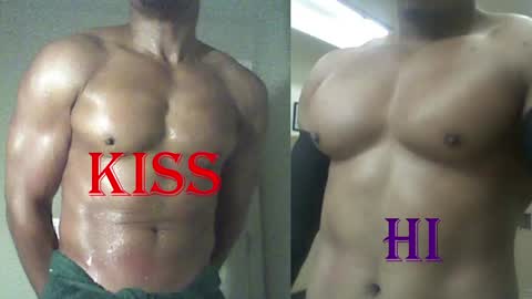 StraightPlush online show from 04.13.26