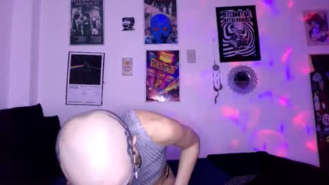 Snapshot of plutonbluemoon_999 chatting on 10.24.25 online show from 10.24.25