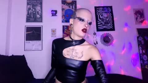 Snapshot of plutonbluemoon_999 chatting on 10.26.25 online show from 10.26.25