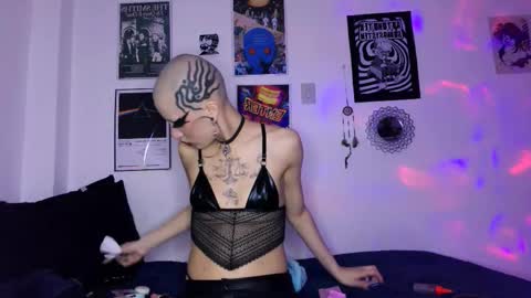 Snapshot of plutonbluemoon_999 chatting on 11.27.25 online show from 11.27.25