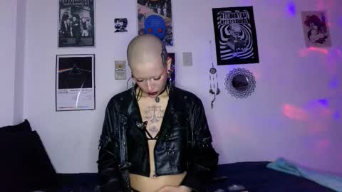 Snapshot of plutonbluemoon_999 chatting on 11.28.25 online show from 11.28.25