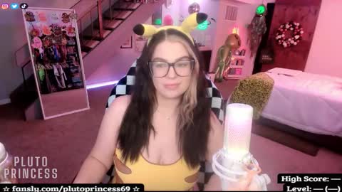 Snapshot of plutoprincess69 chatting on 10.17.25 Pluto Princess online show from 10.17.25