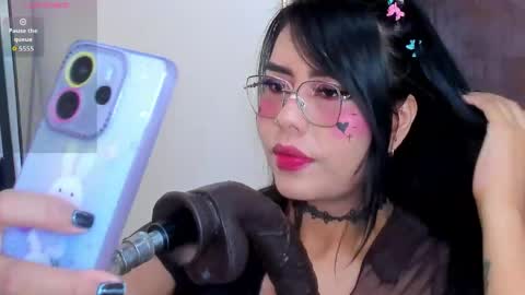 Snapshot of pocahontas_lantina chatting on 05.02.26 pocahontas_lantina online show from 05.02.26