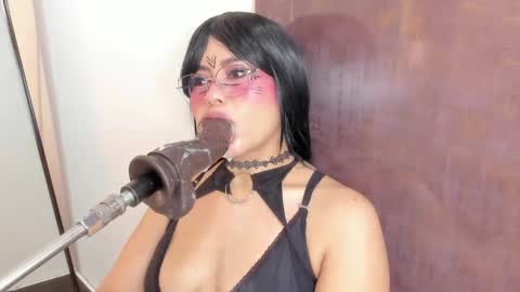 Snapshot of pocahontas_lantina chatting on 05.15.26 pocahontas_lantina online show from 05.15.26