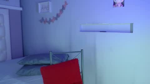 Snapshot of pocahontas_moon chatting on 10.28.25 Pocahontas online show from 10.28.25