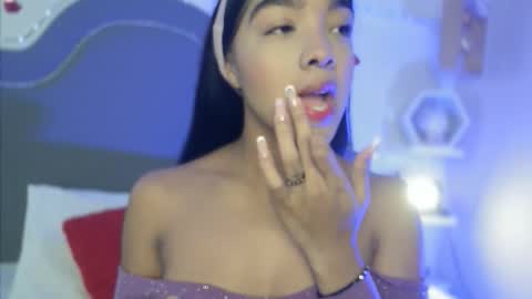 Snapshot of pocahontas_moon chatting on 11.13.25 Pocahontas online show from 11.13.25