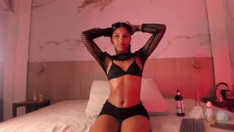 Snapshot of pocahontas_pow chatting on 03.04.25 Pocahontas online show from 03.04.25