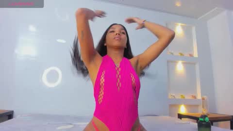 Snapshot of pocahontas_pow chatting on 09.16.25 Pocahontas online show from 09.16.25