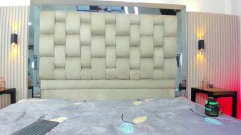 Snapshot of pocahontas_pow chatting on 11.06.25 Pocahontas online show from 11.06.25