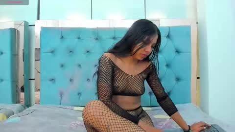 Snapshot of pocahontas_pow chatting on 12.01.25 Pocahontas online show from 12.01.25