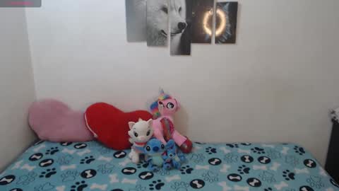 Snapshot of pocahontas_princess__ chatting on 10.01.25 Pocahontas online show from 10.01.25