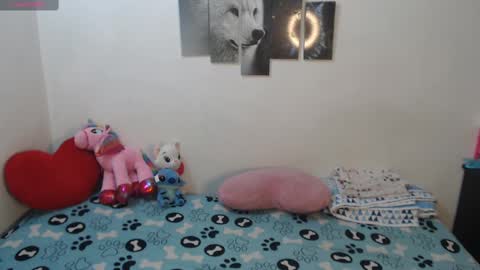 Snapshot of pocahontas_princess__ chatting on 10.07.25 Pocahontas online show from 10.07.25