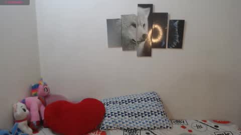 Snapshot of pocahontas_princess__ chatting on 11.05.25 Pocahontas online show from 11.05.25