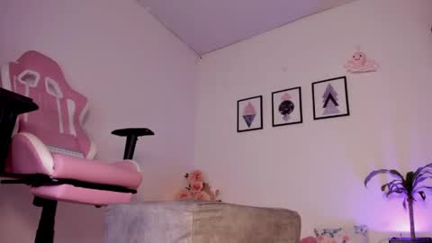 Snapshot of pocahontas_sensual chatting on 05.02.26 Jasmine online show from 05.02.26