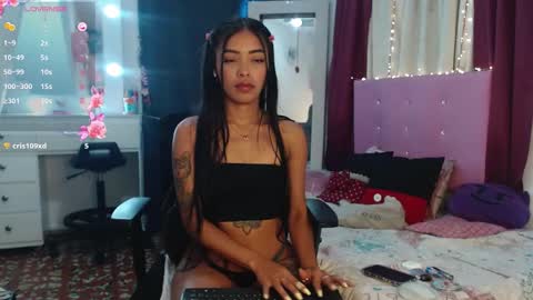 Snapshot of pocahot222 chatting on 11.14.25 pocahot222 online show from 11.14.25