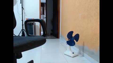 Snapshot of podolatra3 chatting on 11.08.25 podolatra3 online show from 11.08.25