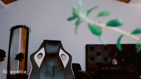 Snapshot of poeeticaa_ chatting on 12.17.24 IG ipoetica online show from 12.17.24