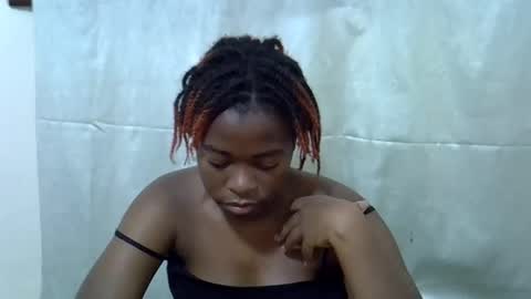 Snapshot of pointy_bloomy chatting on 02.26.26 Bloomer online show from 02.26.26