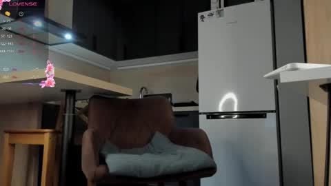 Holy Blonde online show from 05.22.26