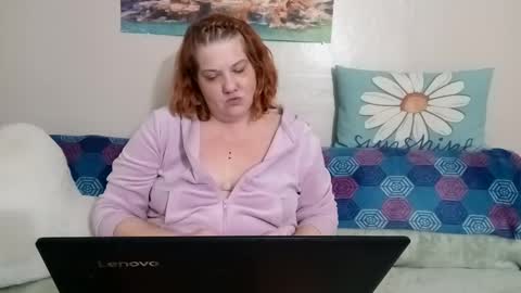 Snapshot of poisonivyvixen chatting on 02.05.25 Poison Ivy online show from 02.05.25