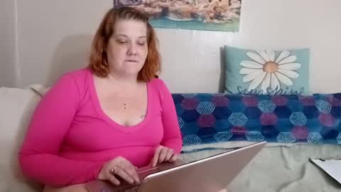 Snapshot of poisonivyvixen chatting on 02.06.25 Poison Ivy online show from 02.06.25