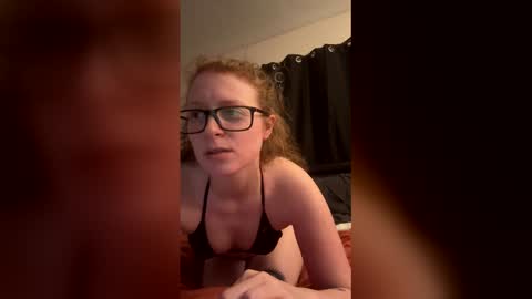 Snapshot of poisonivyy95 chatting on 03.01.26 poisonivyy95 online show from 03.01.26