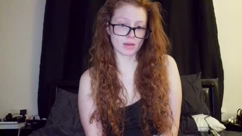 Snapshot of poisonivyy95 chatting on 07.14.26 poisonivyy95 online show from 07.14.26