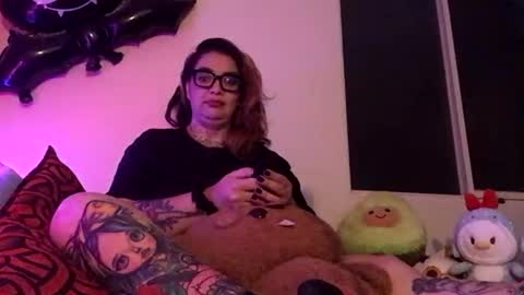 poisson_ivy_ online show from 10.28.25