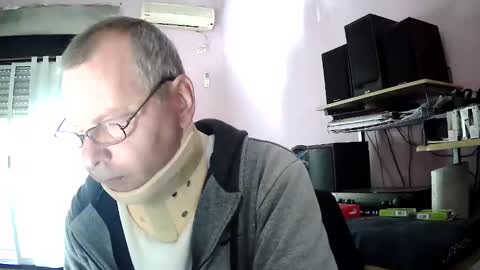 Snapshot of pol22010 chatting on 04.30.26 Polako online show from 04.30.26