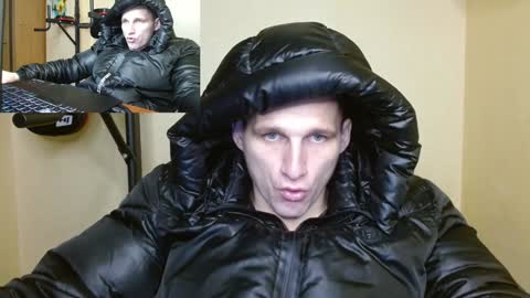 Snapshot of poliglotjoe chatting on 12.30.24 Poliglot online show from 12.30.24