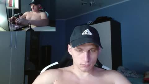 Snapshot of poliglotjoe chatting on 09.22.25 Poliglot online show from 09.22.25