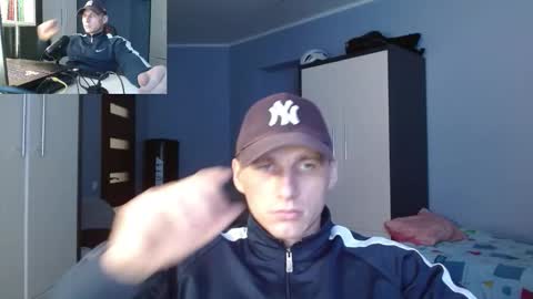 Snapshot of poliglotjoe chatting on 10.20.25 Poliglot online show from 10.20.25